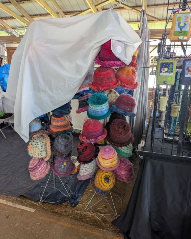 Today was a full day here at @mdsheepwoolfest ...gorgeous and creative work, cute animals, a happy crowd of knowledgeable fiber people, and then the thunderstorm came. It poured, it thundered and there was hail!  No damage her @battenkillfibers  booth but a little damp🤣

#woolwoolandmorewool